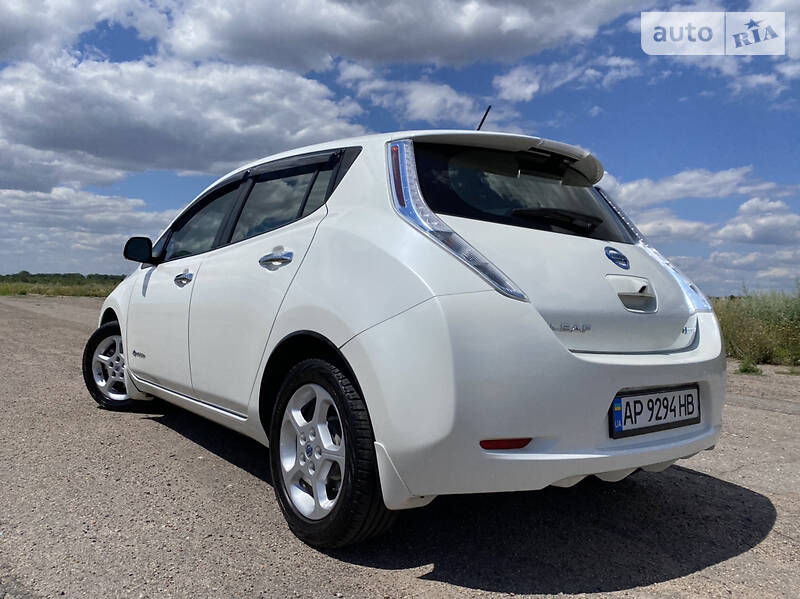 Хетчбек Nissan Leaf 2014 в Запоріжжі
