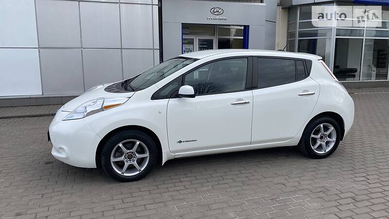 Хетчбек Nissan Leaf 2016 в Києві