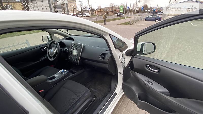 Хетчбек Nissan Leaf 2016 в Києві