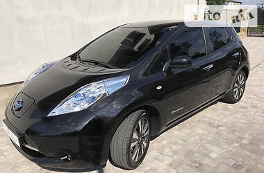 Седан Nissan Leaf 2017 в Мостиске