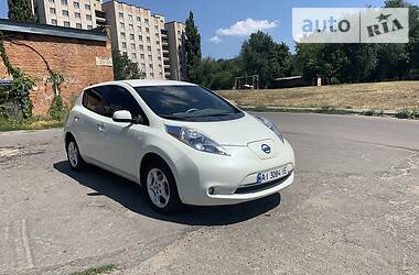 Седан Nissan Leaf 2011 в Кропивницком