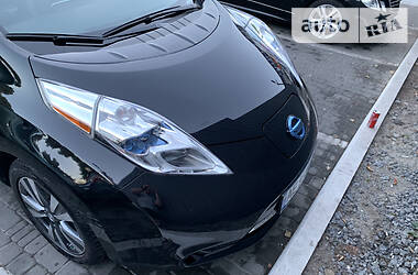 Хэтчбек Nissan Leaf 2015 в Днепре