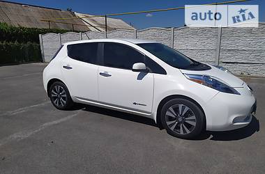 Хэтчбек Nissan Leaf 2015 в Мелитополе