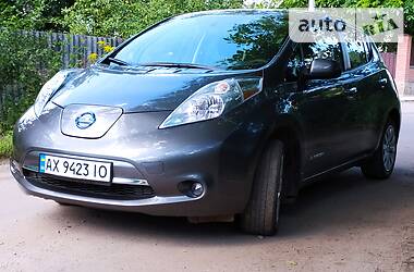 Хетчбек Nissan Leaf 2017 в 