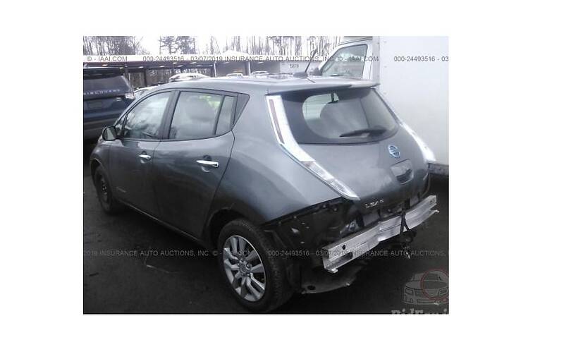 Хэтчбек Nissan Leaf 2014 в 