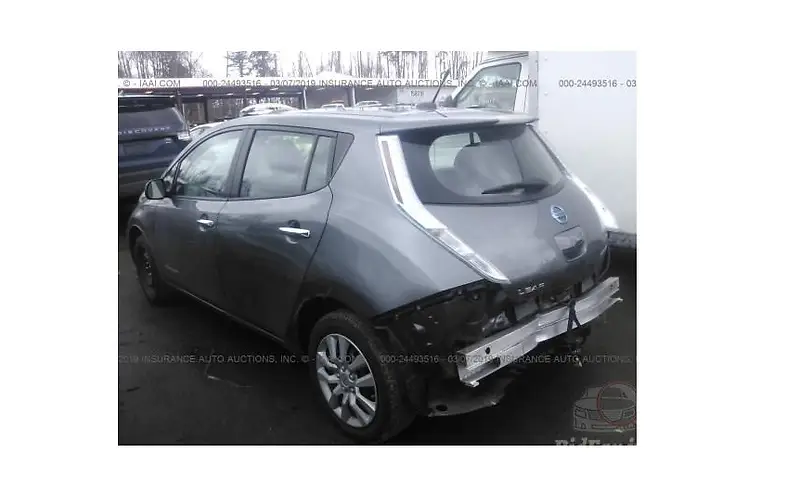 Хэтчбек Nissan Leaf 2014 в 