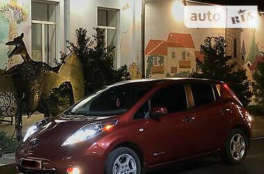 Хэтчбек Nissan Leaf 2011 в Херсоне