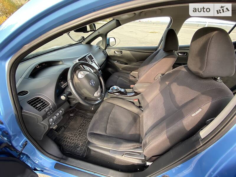 Хетчбек Nissan Leaf 2013 в Вишгороді