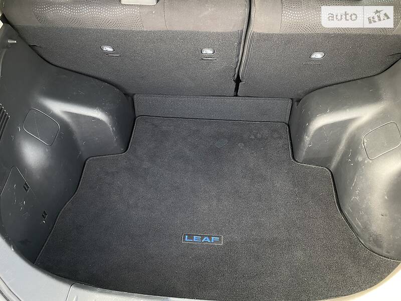 Хетчбек Nissan Leaf 2013 в Вишгороді