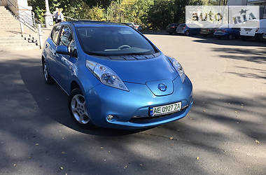 Хэтчбек Nissan Leaf 2011 в Кривом Роге