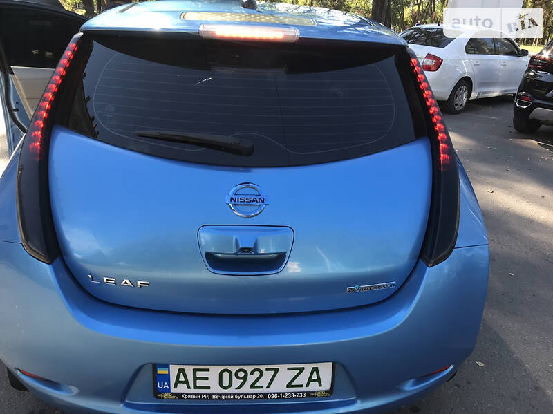 Хетчбек Nissan Leaf 2011 в Кривому Розі