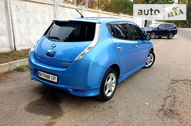 Хэтчбек Nissan Leaf 2011 в Одессе