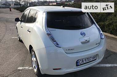 Хэтчбек Nissan Leaf 2011 в Умани