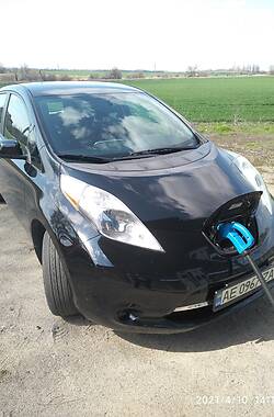 Хетчбек Nissan Leaf 2013 в Дніпрі