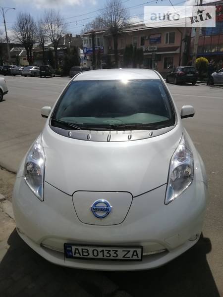 Хэтчбек Nissan Leaf 2014 в Виннице