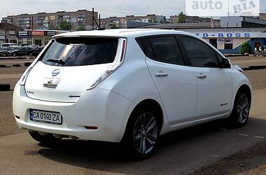 Хэтчбек Nissan Leaf 2015 в Черкассах