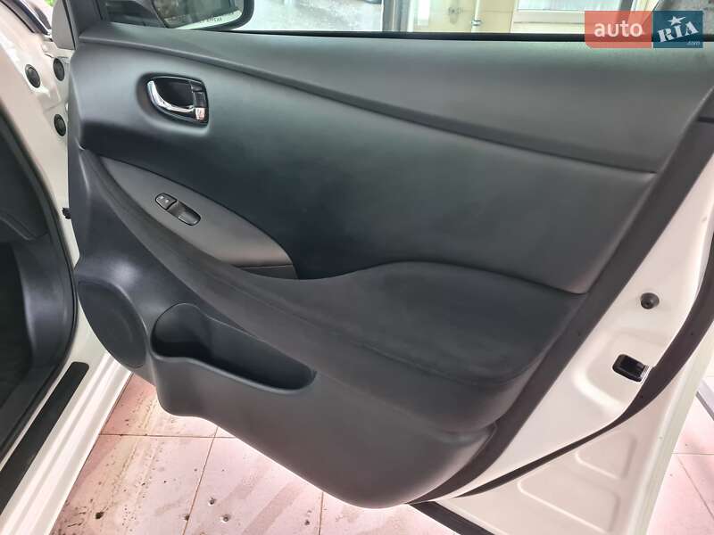 Хэтчбек Nissan Leaf 2014 в Одессе