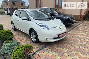 Хэтчбек Nissan Leaf 2012 в Ровно