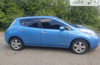 Хэтчбек Nissan Leaf 2014 в Ровно