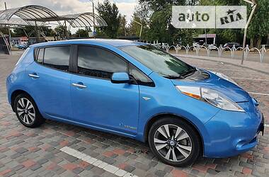 Хэтчбек Nissan Leaf 2014 в Днепре