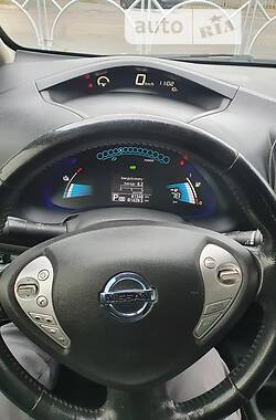 Хэтчбек Nissan Leaf 2014 в Днепре