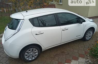 Хэтчбек Nissan Leaf 2016 в Ровно