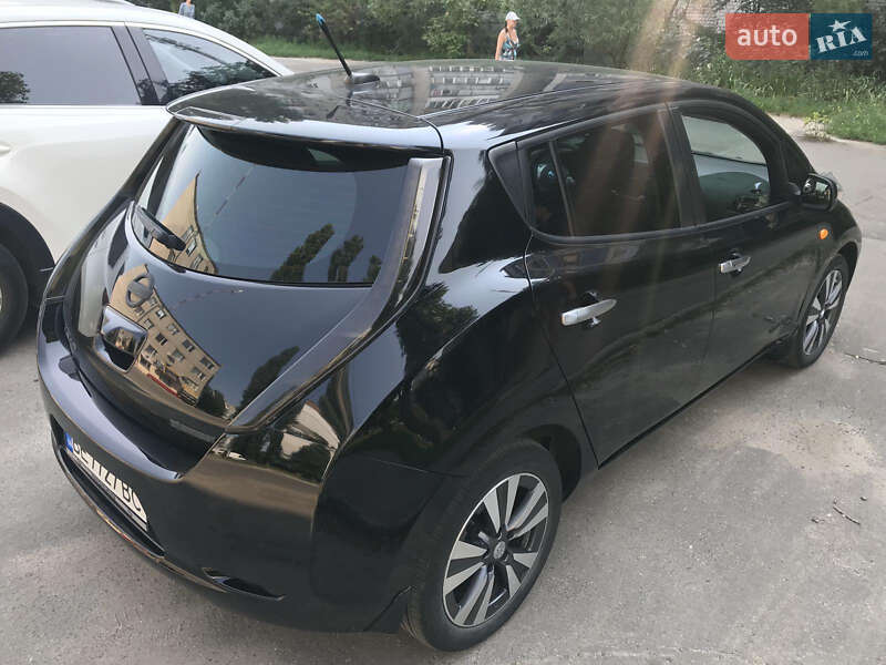Хэтчбек Nissan Leaf 2016 в Николаеве
