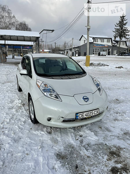 Хэтчбек Nissan Leaf 2013 в Черновцах