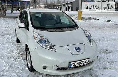 Хэтчбек Nissan Leaf 2013 в Черновцах