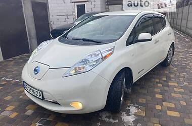 Хэтчбек Nissan Leaf 2011 в Днепре