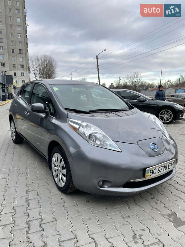 Хэтчбек Nissan Leaf 2015 в Львове