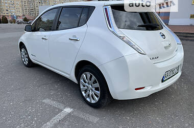 Хетчбек Nissan Leaf 2015 в Києві