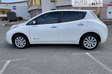 Хэтчбек Nissan Leaf 2015 в Киеве