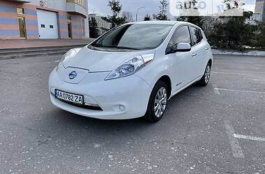 Хэтчбек Nissan Leaf 2015 в Киеве