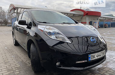 Хэтчбек Nissan Leaf 2012 в Ровно