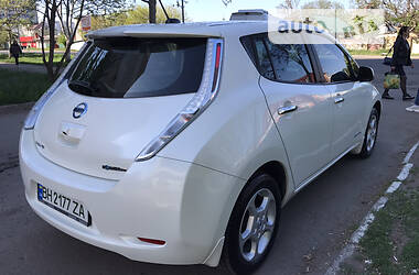 Хэтчбек Nissan Leaf 2014 в Одессе