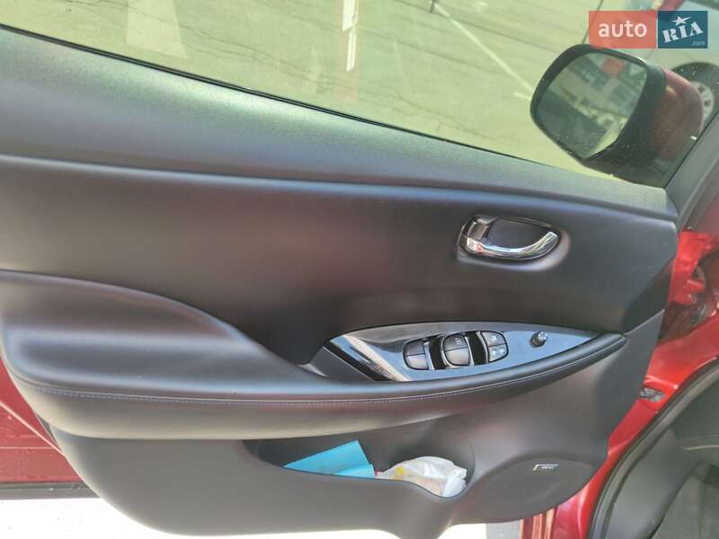 Хэтчбек Nissan Leaf 2013 в Харькове