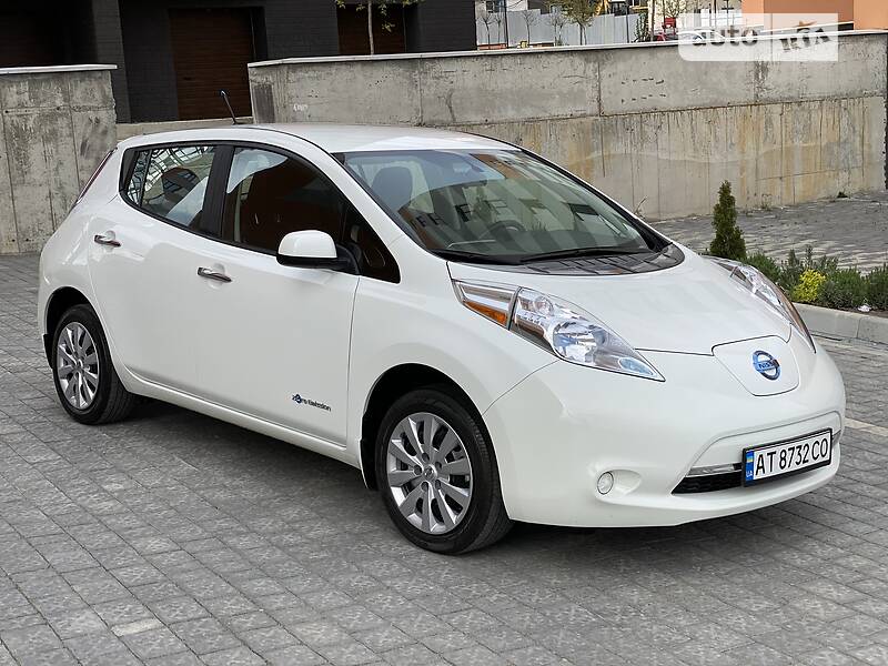 Хэтчбек Nissan Leaf 2014 в Ивано-Франковске