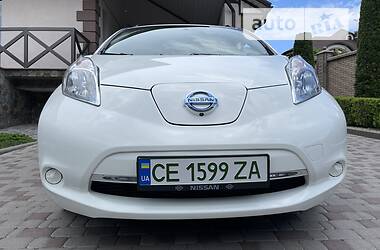 Седан Nissan Leaf 2016 в Черновцах