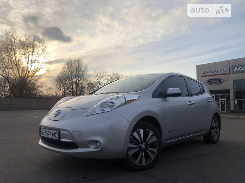 Хэтчбек Nissan Leaf 2015 в Ковеле