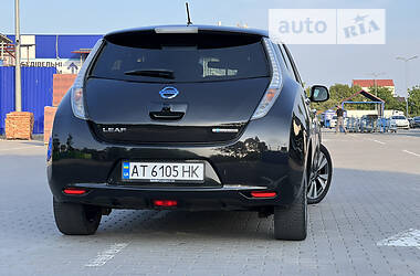 Хетчбек Nissan Leaf 2014 в 