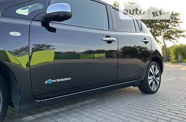 Хетчбек Nissan Leaf 2014 в 