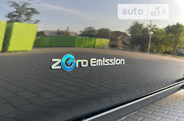 Хетчбек Nissan Leaf 2014 в 