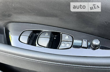 Хетчбек Nissan Leaf 2014 в 