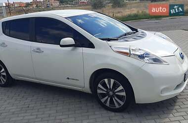 Хэтчбек Nissan Leaf 2014 в 
