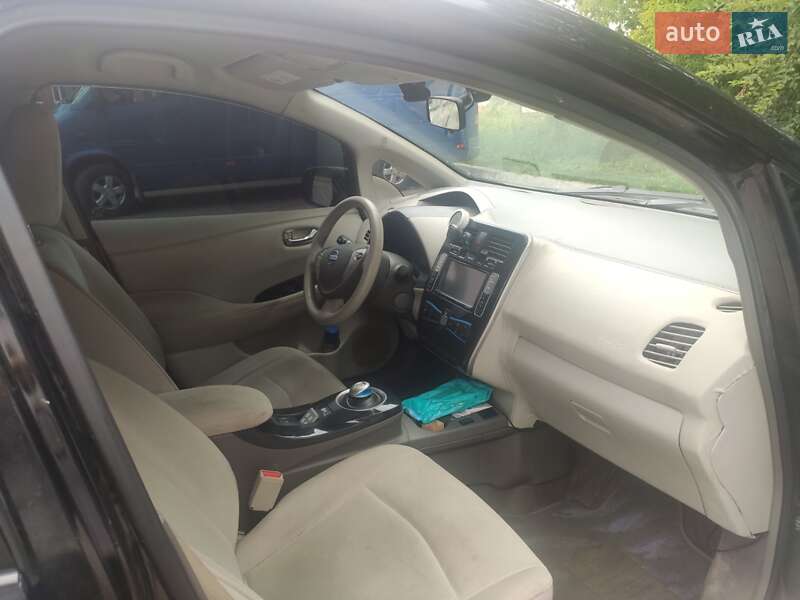Хэтчбек Nissan Leaf 2012 в Самборе