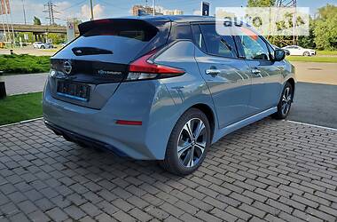 Хэтчбек Nissan Leaf 2021 в Киеве