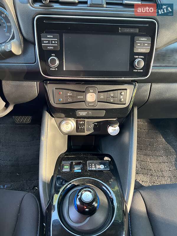 Хэтчбек Nissan Leaf 2018 в Кривом Роге