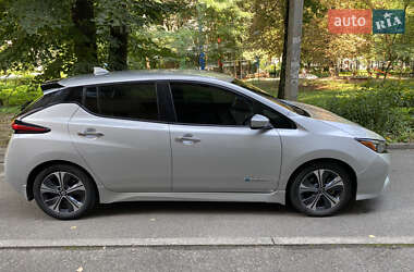 Хэтчбек Nissan Leaf 2018 в 