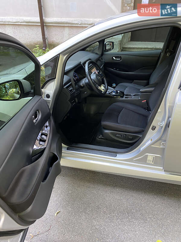 Хэтчбек Nissan Leaf 2018 в Днепре